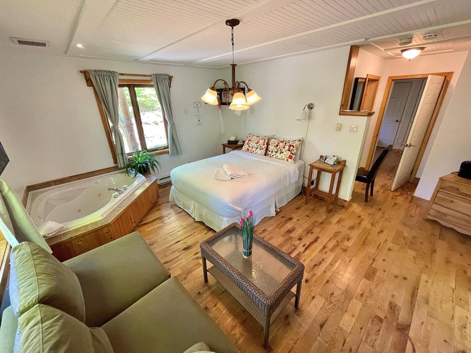 Auberge Spa & Beaux Reves Sainte-Adèle Exteriör bild