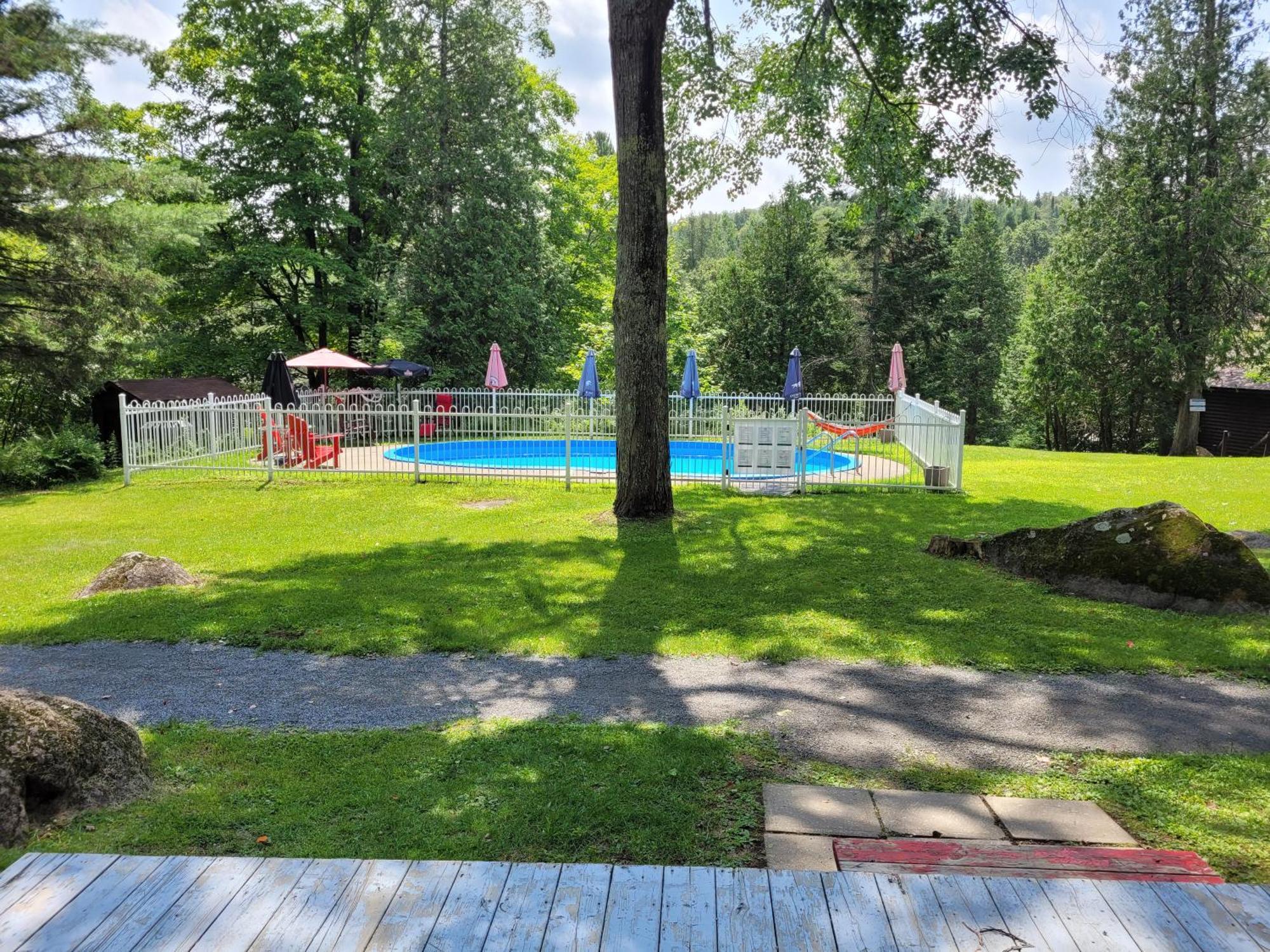 Auberge Spa & Beaux Reves Sainte-Adèle Exteriör bild